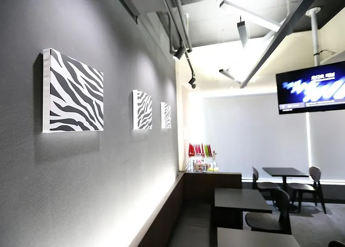 Philstay Ehwa Boutique - Female Only * Seoel